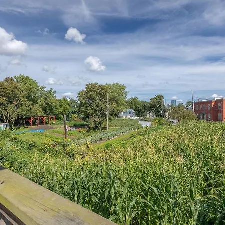 New! Boston Condo Near Mbta, 3 Mi To Fenway!